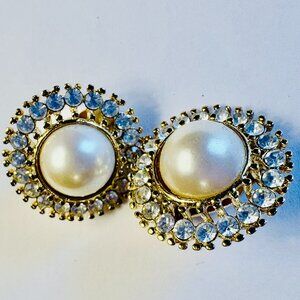 Vintage Richelieu Classic Faux Pearl and Rhinestone Halo Cluster Clip-ons